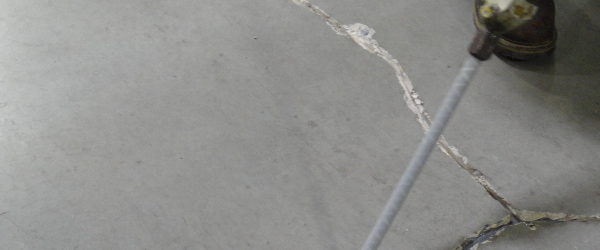 what-is-industry-standard-for-concrete-cracks